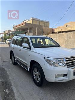 تۆیۆتا لاند کروزەر